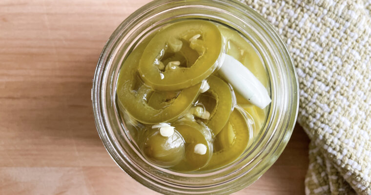 Easy Pickled Jalapeño Peppers